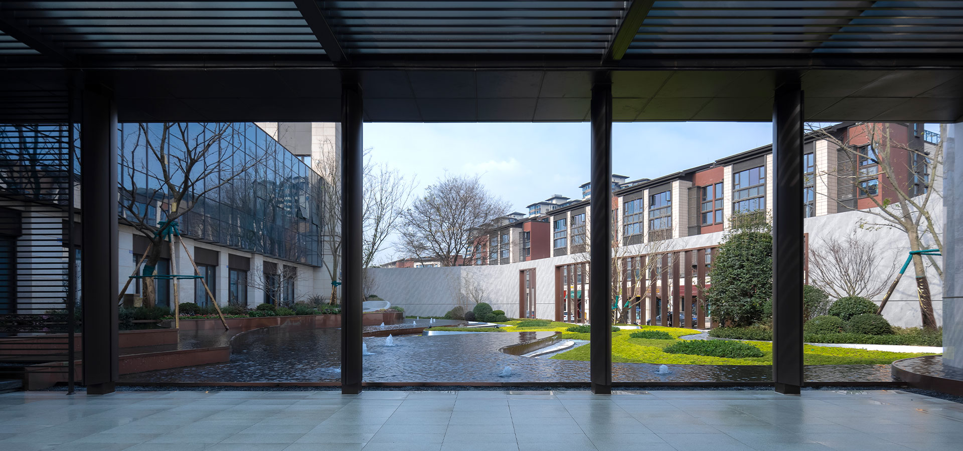 成都保利湖光里院